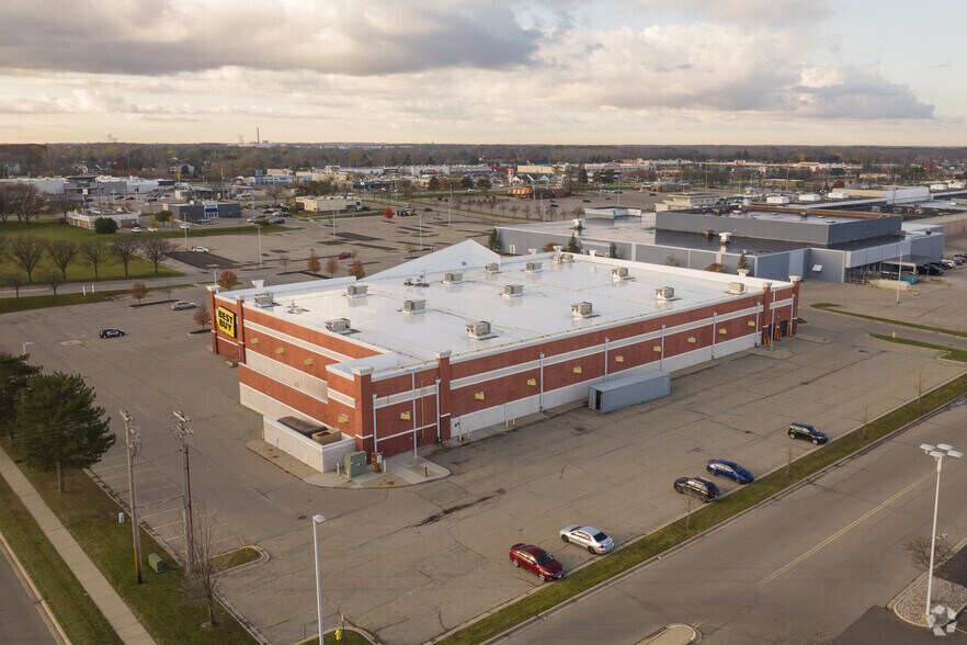 More Photos Of 5216 W Saginaw Hwy, Lansing Freestanding For Lease