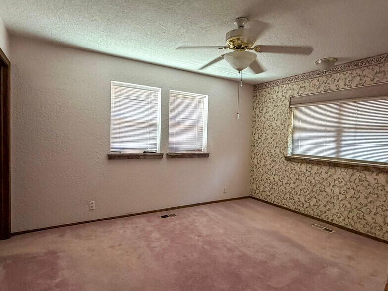 More Photos Of 1115 N Cleveland St, Enid Land For Sale