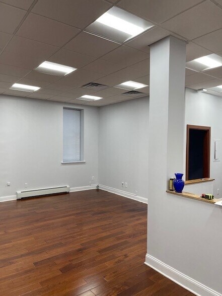 More Photos Of 1527 Franklin Ave, Mineola Office For Lease