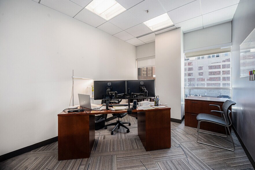 More Photos Of 1800 Glenarm Pl, Denver Office For Sale