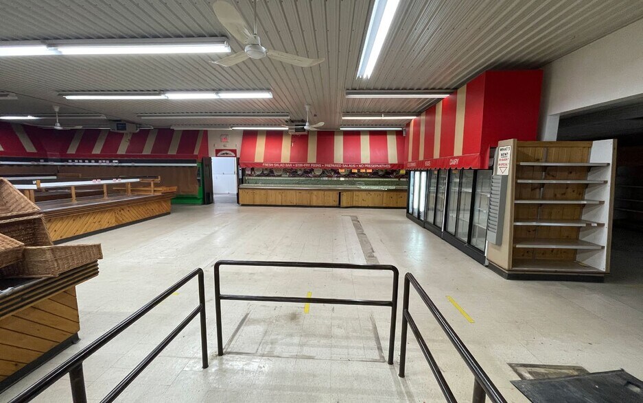 More Photos Of 537 Ontario St, St Catharines Supermarket For Sale