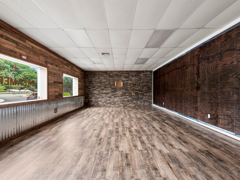 More Photos Of 108 Hendersonville Hwy, Pisgah Forest Storefront Retail Office For Lease
