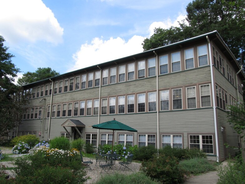 More Photos Of 13 Water St, Holliston Office For Lease