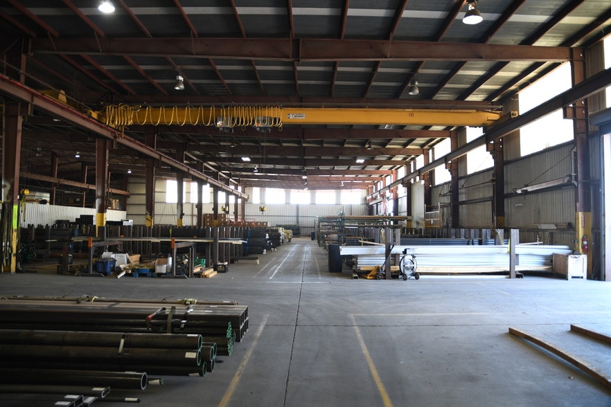 More Photos Of 3421 N Sylvania Ave, Fort Worth Warehouse For Lease