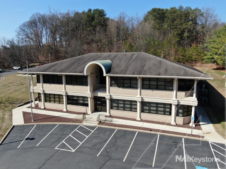 More Photos Of 2433 Morgantown Rd, Reading Office For Lease