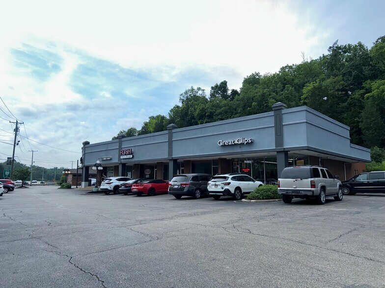 More Photos Of 5194-5208 Beechmont Ave, Cincinnati Unknown For Lease