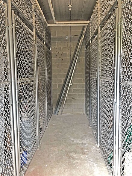 More Photos Of 900 S Western Ave, Chicago Apartments For Lease