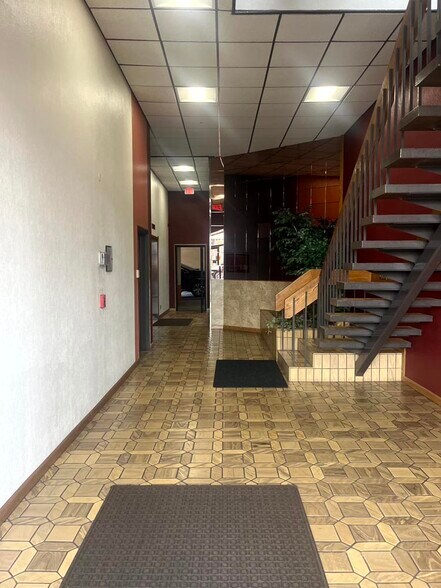 More Photos Of 14900 Ventura Blvd, Sherman Oaks Office For Lease