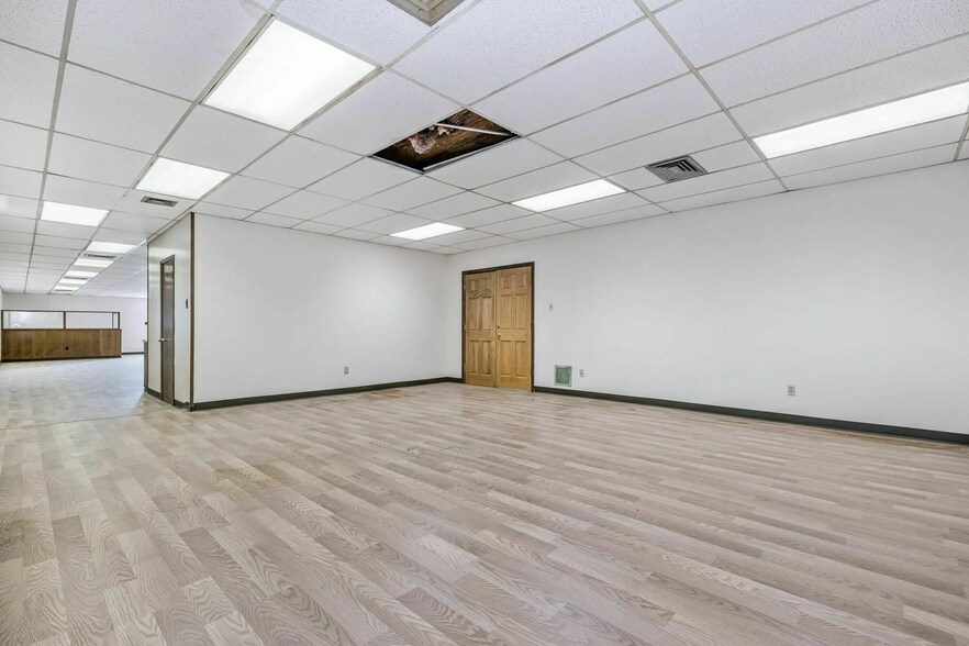 More Photos Of 904 S Grant St, Amarillo Distribution For Lease