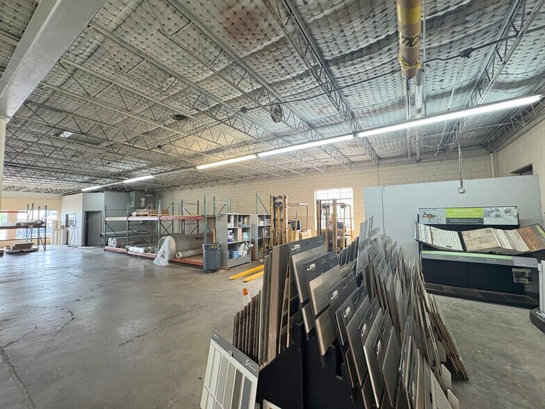 More Photos Of 4713 NW 10th St, Oklahoma City Industrial For Sale