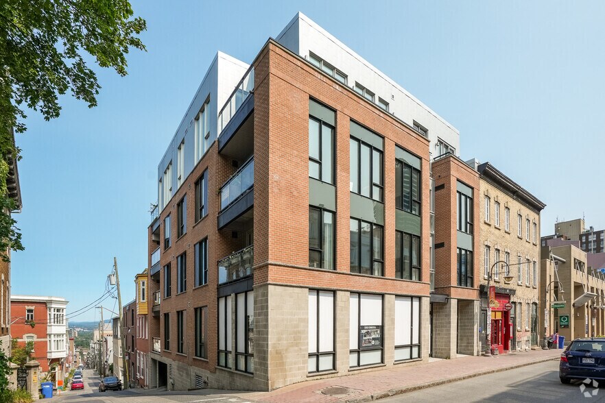 Primary Photo Of 500 Rue Saint-Jean, Québec Office Residential For Sale