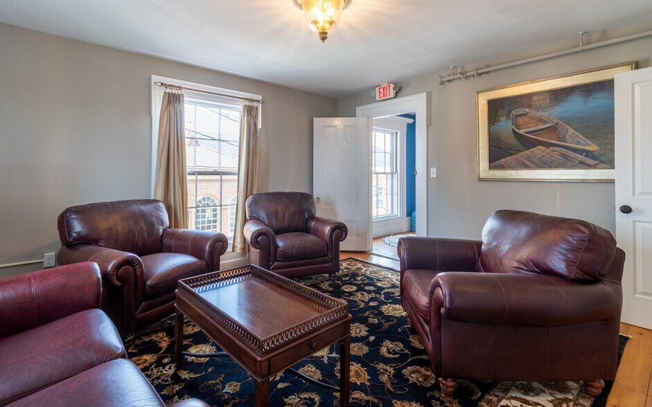 More Photos Of 110 Chapel St, Portsmouth Office For Lease