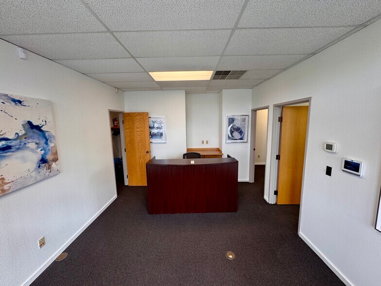More Photos Of 2505 SW Spring Garden St, Portland Office For Lease