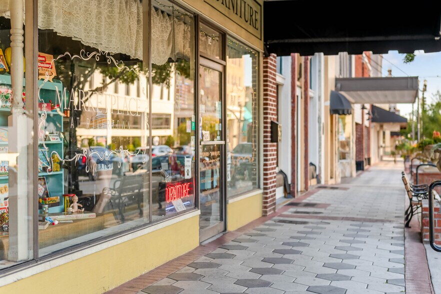 More Photos Of 114 S Woodland Blvd, Deland Storefront For Sale