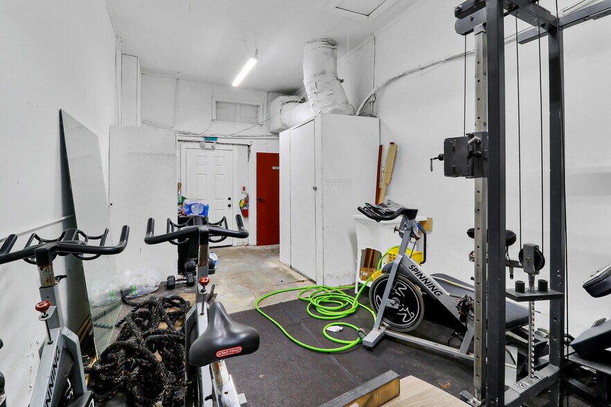 More Photos Of 307 Main Street, Ridgeland Flex For Sale