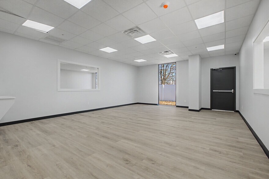 More Photos Of 207 Iris Dr, Hendersonville Daycare Center For Sale