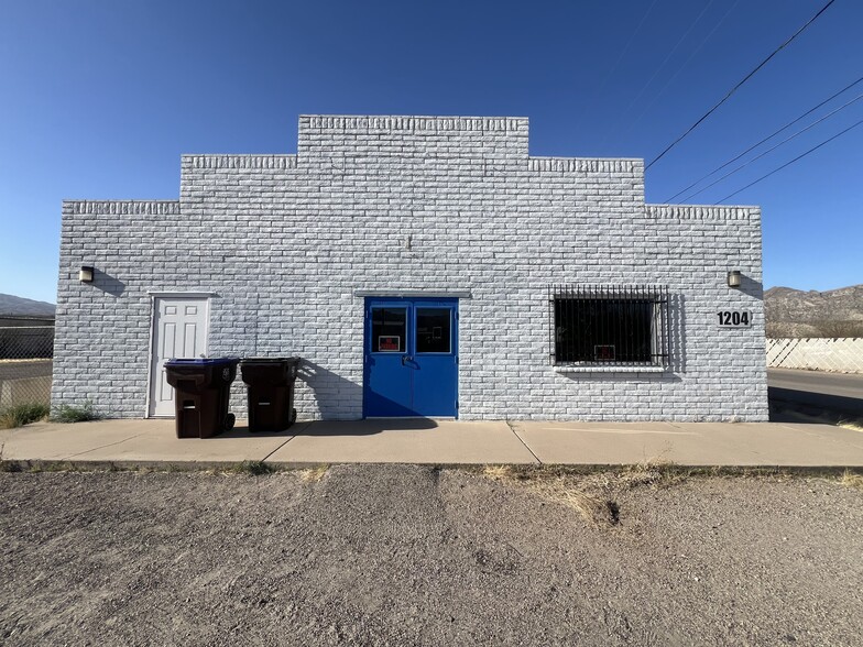 More Photos Of 1204 S Emory Dr, Kearny Industrial For Sale