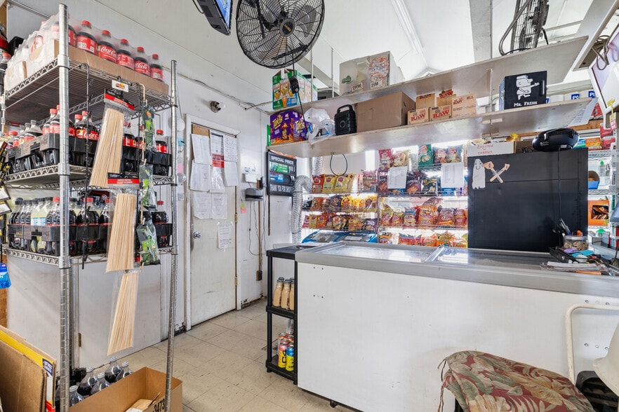 More Photos Of 14650 Champaign Rd, Allen Park General Retail For Sale