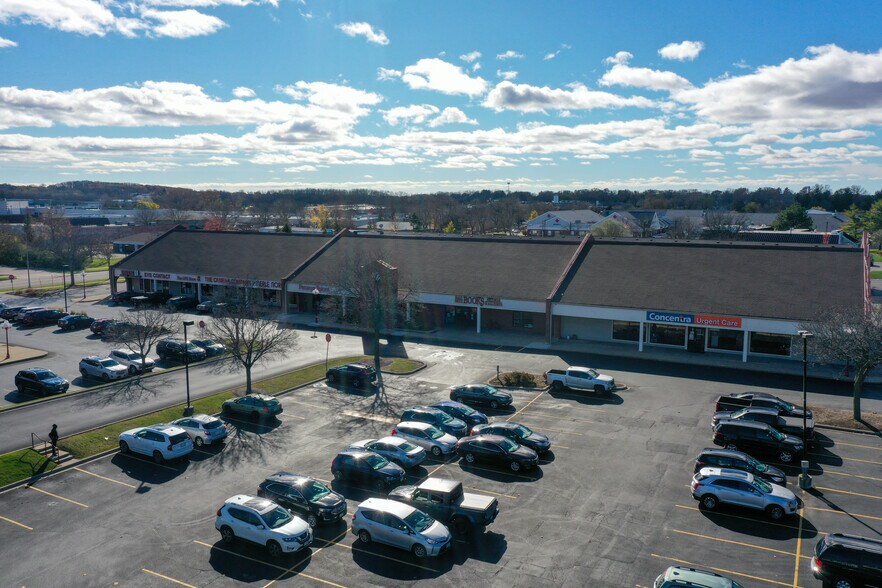 Primary Photo Of 4222-4260 E Towne Blvd, Madison General Retail For Lease