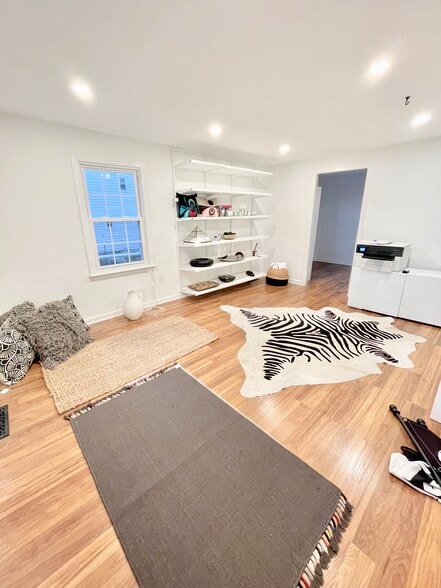 More Photos Of 1064 North St, Greenwich General Retail For Lease