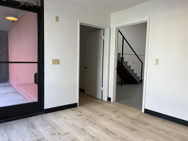 More Photos Of 2057 Goodyear Ave, Ventura Manufacturing For Sale