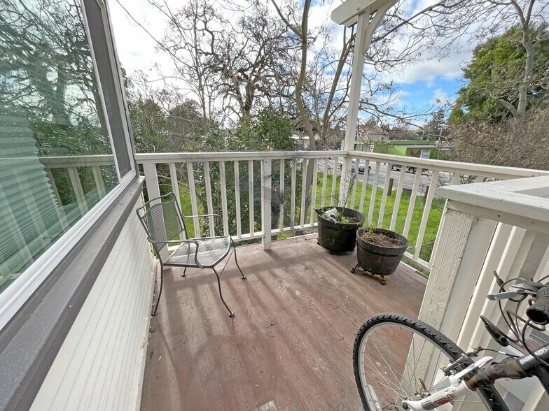 More Photos Of 17505 Sonoma Hwy, Sonoma Apartments For Sale