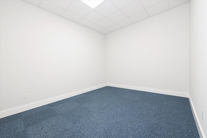 More Photos Of 14547 Lake Business Dr, Conroe Medical For Lease