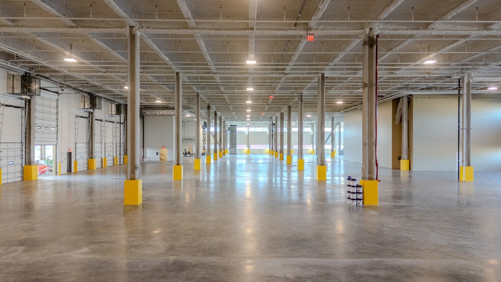 More Photos Of 2330 Borden Ave, Long Island City Warehouse For Lease