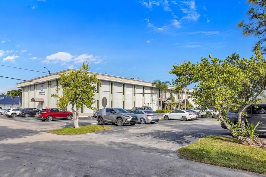 More Photos Of 1400 E Oakland Park Blvd, Oakland Park Medical For Lease
