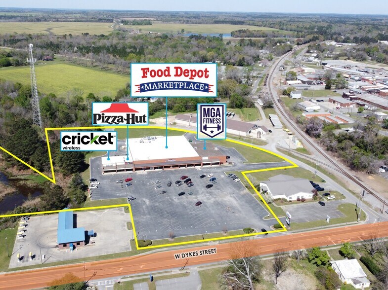 More Photos Of 140 W Dykes St, Cochran Supermarket For Lease