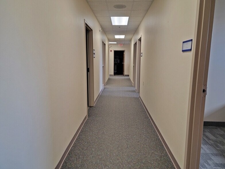 More Photos Of 123 Northridge St, Marshfield Medical For Sale