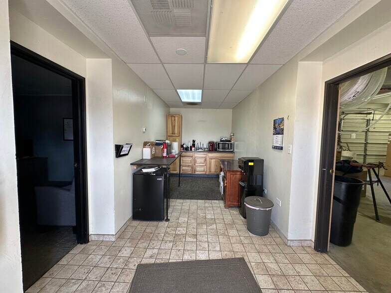 More Photos Of 3942 S Federal Blvd, Sheridan Freestanding For Lease