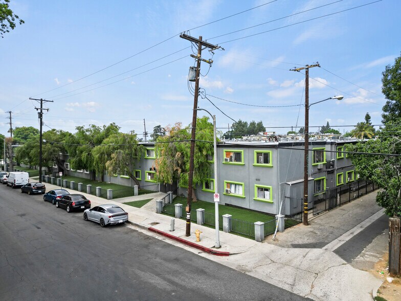 More Photos Of 8305-8325 Variel Ave, Canoga Park Apartments For Sale