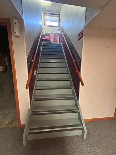 More Photos Of 1320 Granville Rd, Newark Medical For Sale