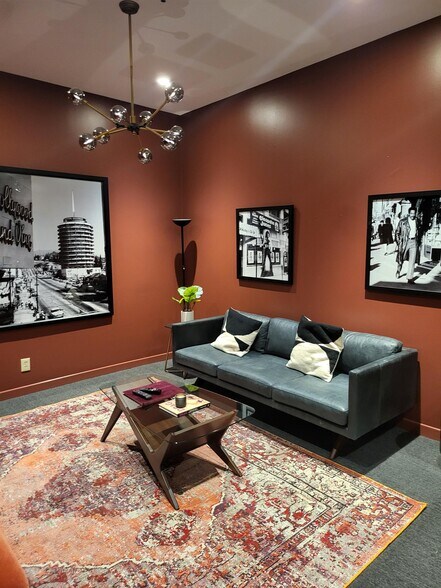 More Photos Of 3000 N Hollywood Way, Burbank Office For Lease