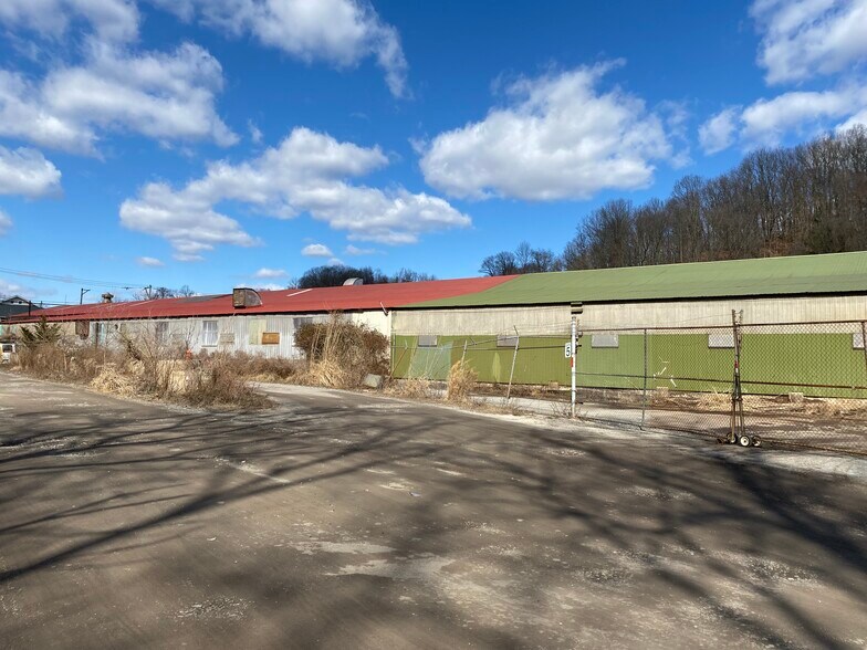 More Photos Of 12 Union St, Modena Warehouse For Lease