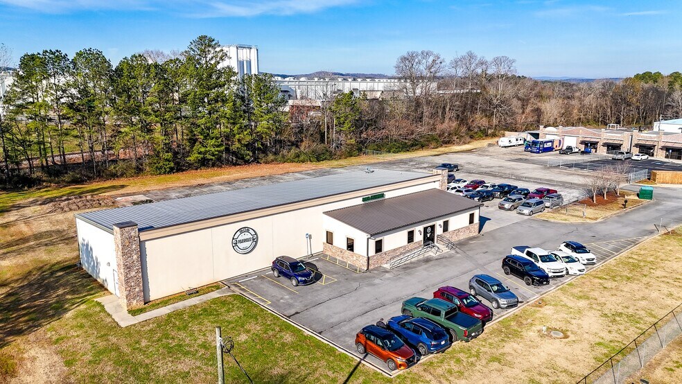 More Photos Of 93 Old Dixie Hwy, Adairsville Showroom For Lease