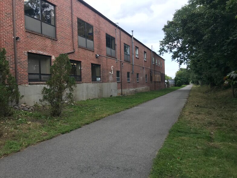 More Photos Of 200 Dexter Ave, Watertown Medical For Lease