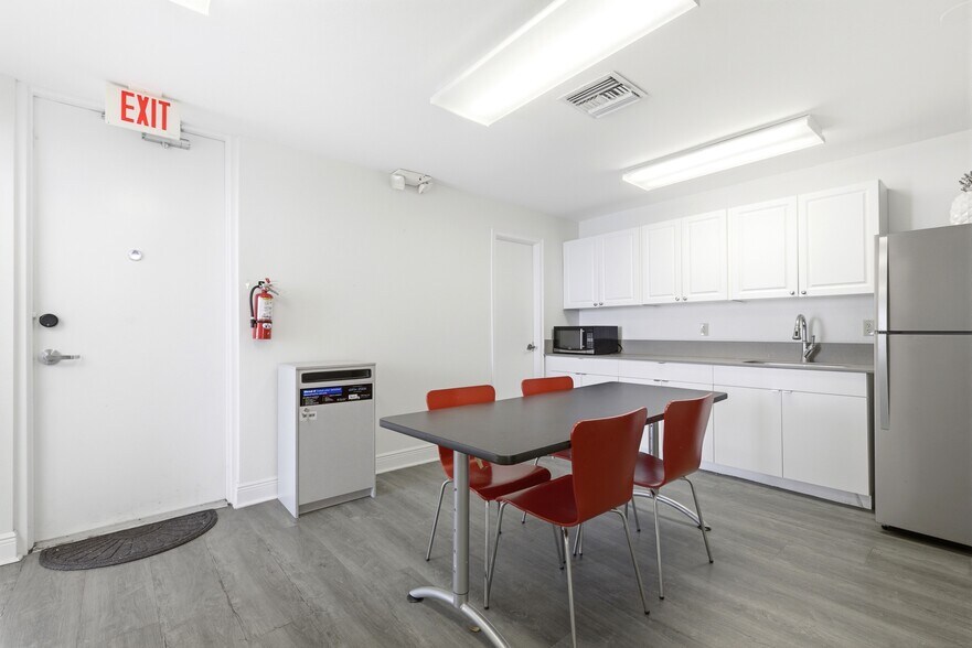 More Photos Of 611 NE 13th St, Fort Lauderdale Loft Creative Space For Lease