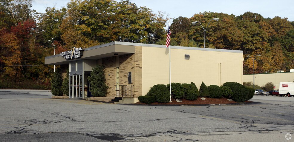 More Photos Of 4-14 Airport Rd, Dudley Unknown For Lease