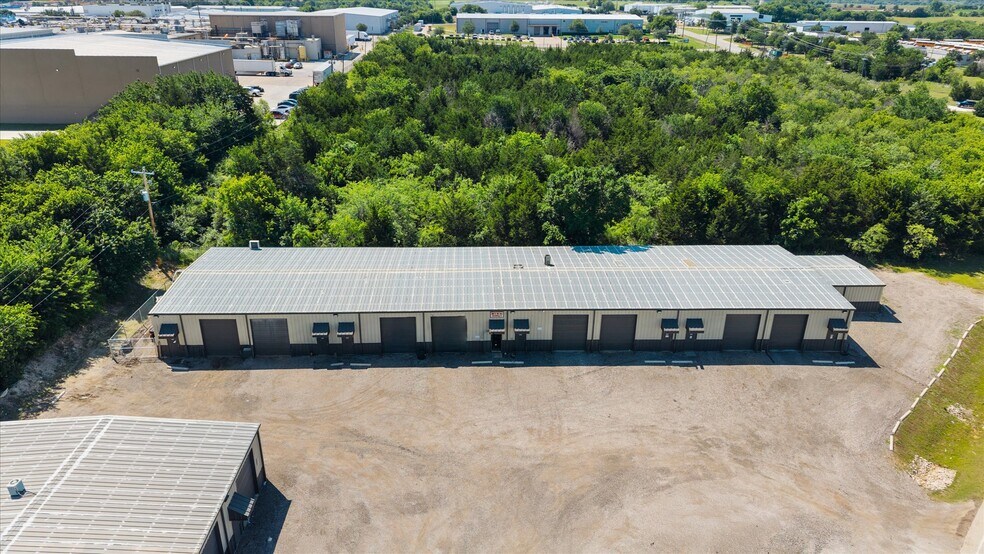 More Photos Of 801-817 S 6th Ave, Mansfield Flex For Sale