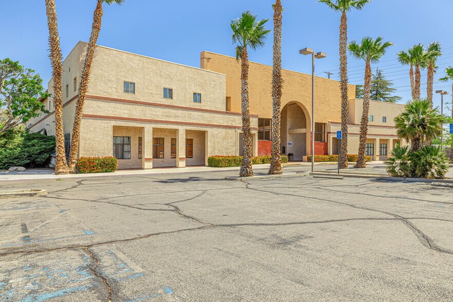 More Photos Of 44725 10th St W, Lancaster Medical For Sale