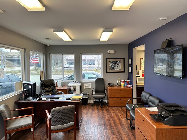 More Photos Of 17080 Dixie Hwy, Hazel Crest Auto Dealership For Sale