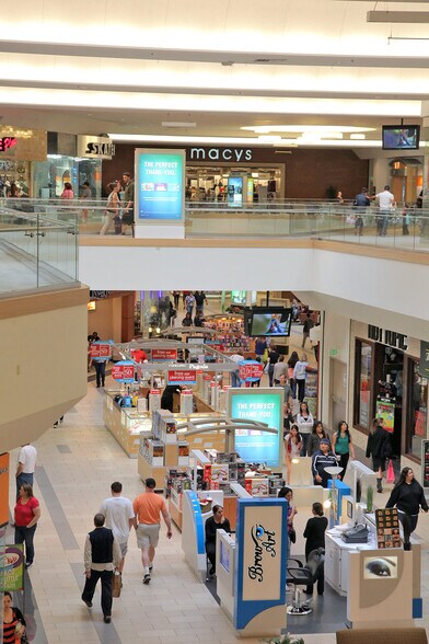 More Photos Of 600 Santa Rosa Plz, Santa Rosa Department Store For Lease