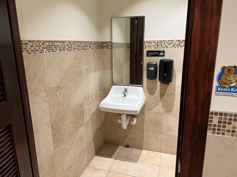 More Photos Of 3750 Hamilton Blvd, Allentown General Retail For Sale