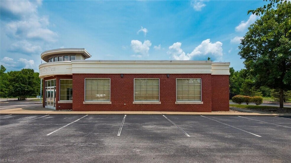 More Photos Of 61246 Southgate Rd, Cambridge Medical For Sale