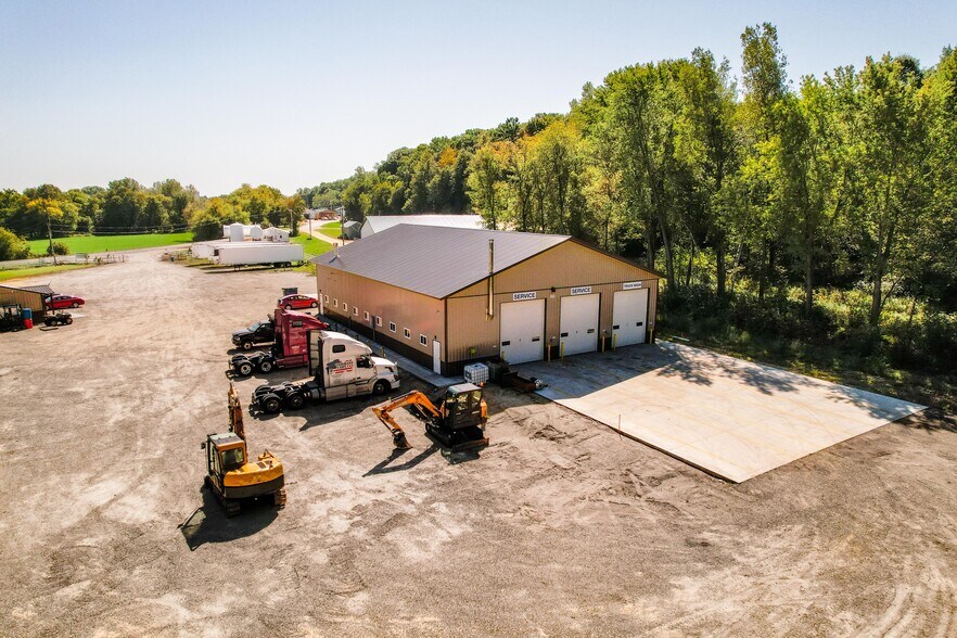 More Photos Of 145 Railroad Ave, Ellsworth Warehouse For Lease