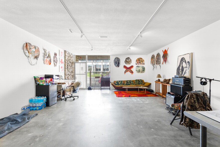 More Photos Of 623-625 W 9th St, San Pedro Loft Creative Space For Lease