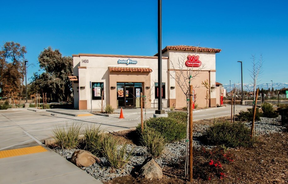 More Photos Of 1400 E Noble Ave, Visalia Fast Food For Sale