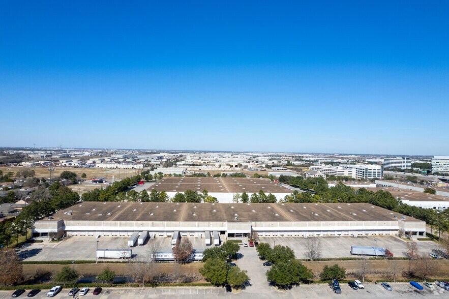 More Photos Of 3800 Brittmoore Rd, Houston Warehouse For Lease